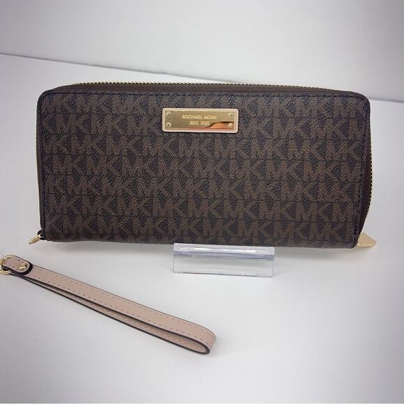 Michael Kors Continental Wallet/Wristlet - Picture 1 of 7